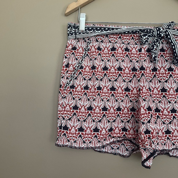 {LOFT} Floral Pull-On Shorts with Tie Waist - Womens 6 - Picture 2 of 10